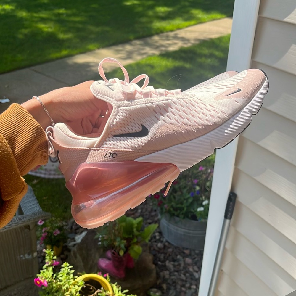 Nike 270